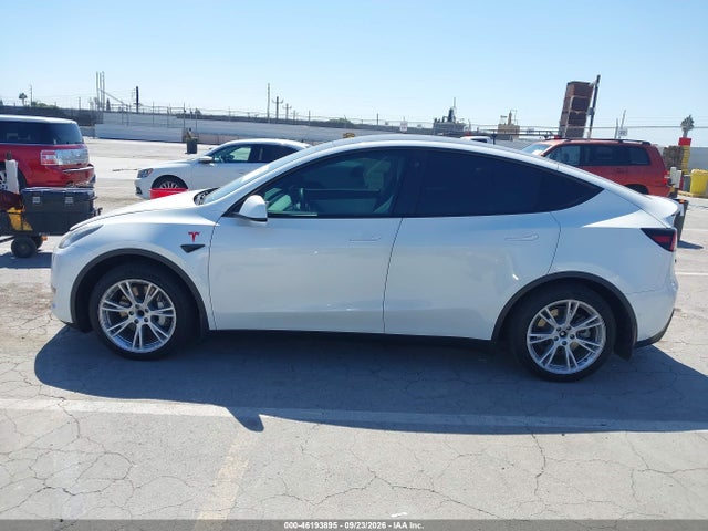 Продаж на аукціоні авто 2021 Tesla Model Y Standard Range, vin: 5YJYGDED3MF123395, номер лоту: 46193895
