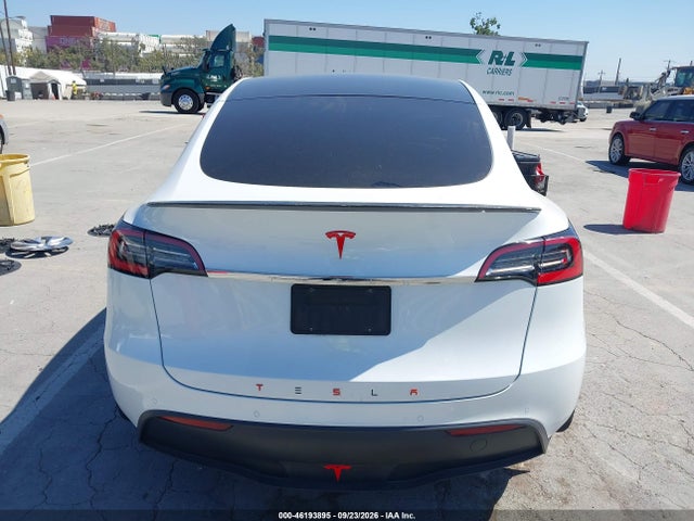 Продаж на аукціоні авто 2021 Tesla Model Y Standard Range, vin: 5YJYGDED3MF123395, номер лоту: 46193895