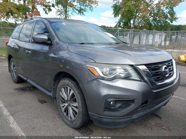 46193964 :رقم المزاد ، 5N1DR2MN1HC656030 vin ، 2017 Nissan Pathfinder Sv مزاد بيع