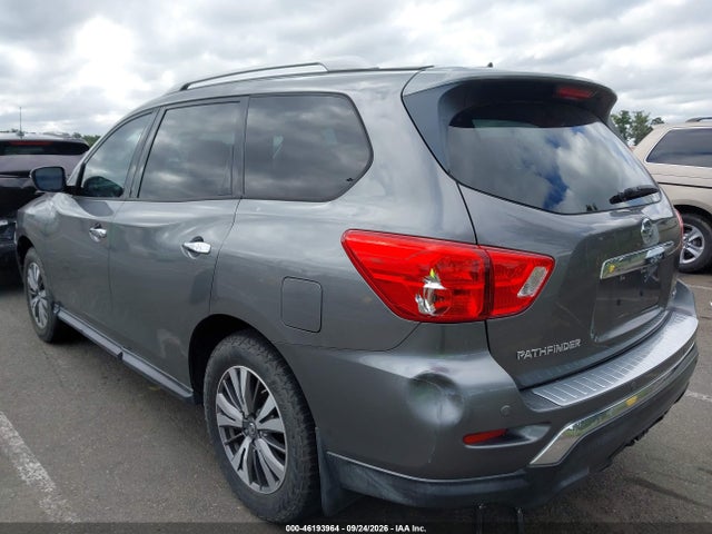 46193964 :رقم المزاد ، 5N1DR2MN1HC656030 vin ، 2017 Nissan Pathfinder Sv مزاد بيع
