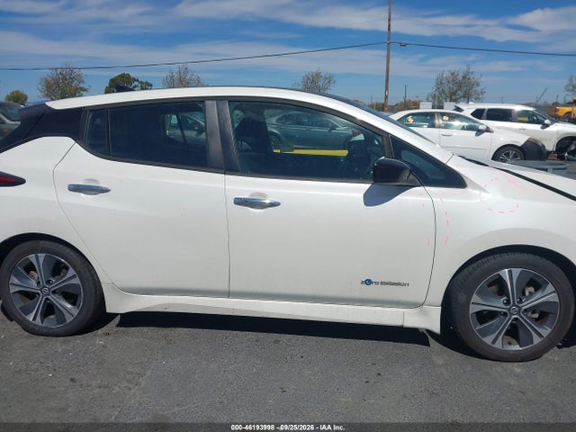 1N4AZ1CP4KC311088 Nissan LEAF SV