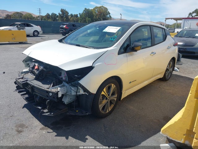 1N4AZ1CP4KC311088 Nissan LEAF SV