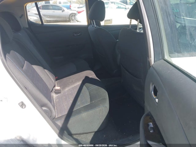 1N4AZ1CP4KC311088 Nissan LEAF SV