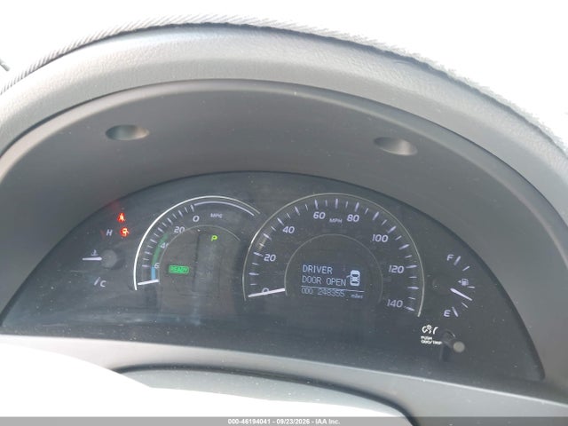 46194041 :رقم المزاد ، 4T1BB3EK3BU136208 vin ، 2011 Toyota Camry Hybrid مزاد بيع
