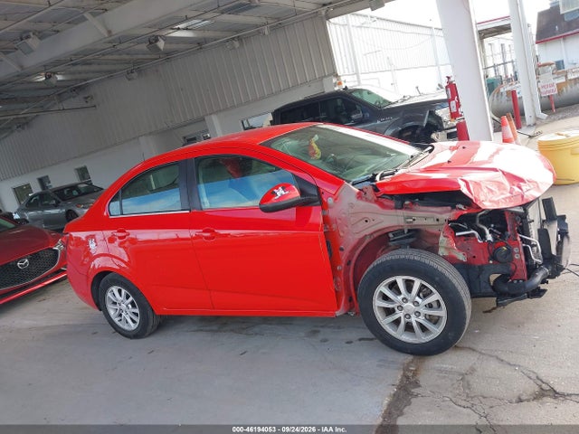 46194053 :رقم المزاد ، 1G1JD5SBXK4112118 vin ، 2019 Chevrolet Sonic Lt Auto مزاد بيع