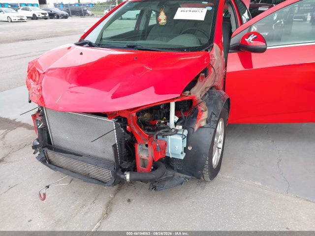 46194053 :رقم المزاد ، 1G1JD5SBXK4112118 vin ، 2019 Chevrolet Sonic Lt Auto مزاد بيع