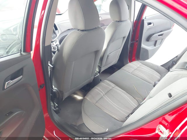 46194053 :رقم المزاد ، 1G1JD5SBXK4112118 vin ، 2019 Chevrolet Sonic Lt Auto مزاد بيع