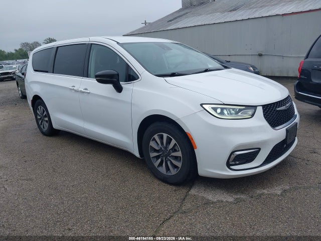 Auction sale of the 2024 Chrysler Pacifica Hybrid, vin: 2C4RC1S79RR170861, lot number: 46194185