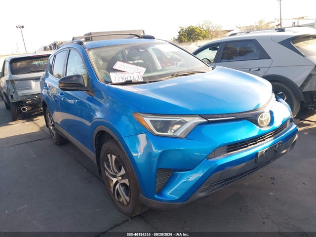 2017 Toyota Rav4 Le მანქანა იყიდება აუქციონზე, vin: JTMZFREV3HJ703273, აუქციონის ნომერი: 46194334