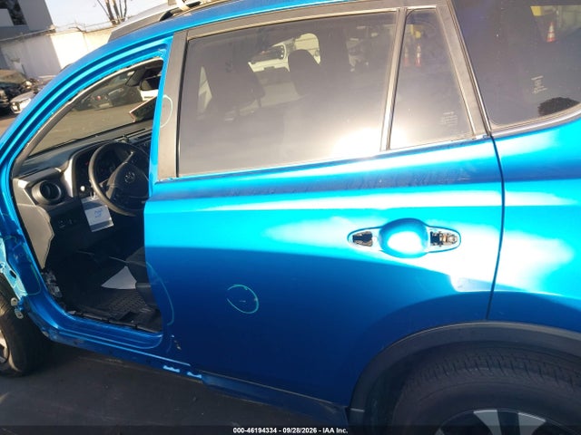 2017 Toyota Rav4 Le მანქანა იყიდება აუქციონზე, vin: JTMZFREV3HJ703273, აუქციონის ნომერი: 46194334