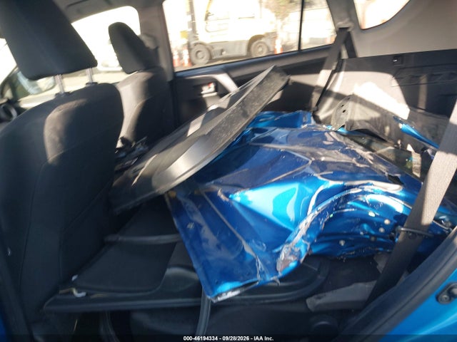 2017 Toyota Rav4 Le მანქანა იყიდება აუქციონზე, vin: JTMZFREV3HJ703273, აუქციონის ნომერი: 46194334