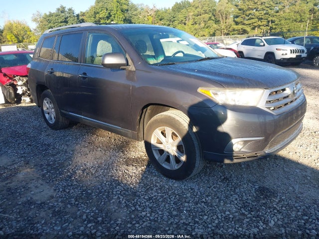 2012 Toyota Highlander Base V6 მანქანა იყიდება აუქციონზე, vin: 5TDBK3EH0CS113161, აუქციონის ნომერი: 46194366