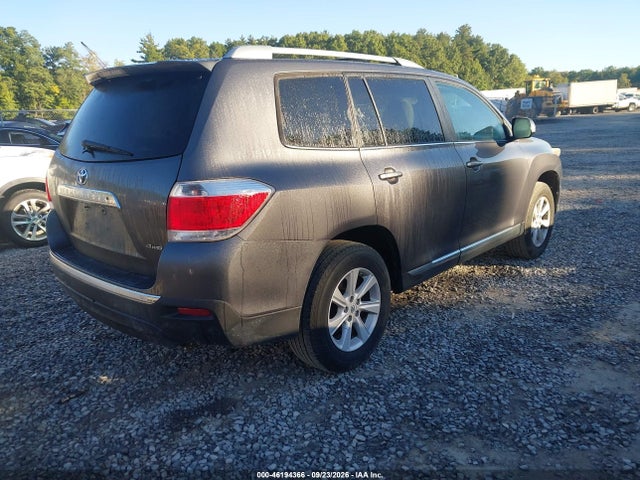 2012 Toyota Highlander Base V6 მანქანა იყიდება აუქციონზე, vin: 5TDBK3EH0CS113161, აუქციონის ნომერი: 46194366