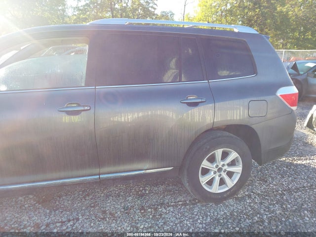 2012 Toyota Highlander Base V6 მანქანა იყიდება აუქციონზე, vin: 5TDBK3EH0CS113161, აუქციონის ნომერი: 46194366