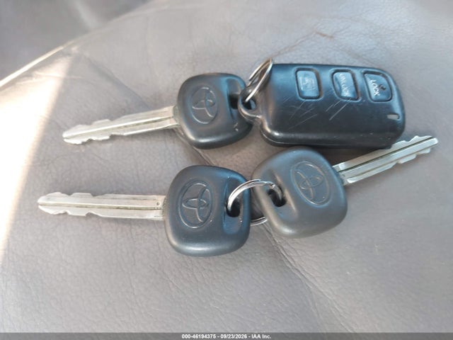 46194375 :رقم المزاد ، 5TDZT34A55S258201 vin ، 2005 Toyota Sequoia Sr5 V8 مزاد بيع
