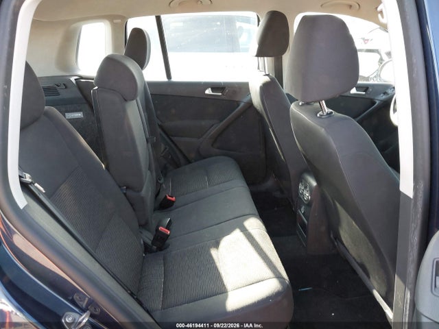 WVGAV7AXXFW599498 Volkswagen TIGUAN S
