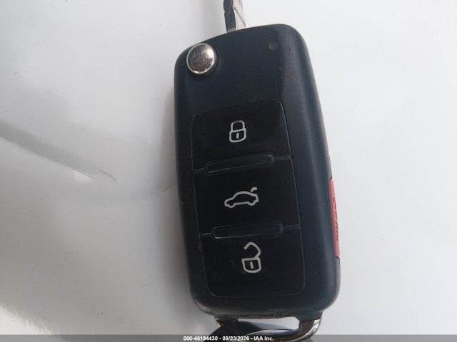Volkswagen TIGUAN S 2014 WVGAV3AX4EW510404 Image 11
