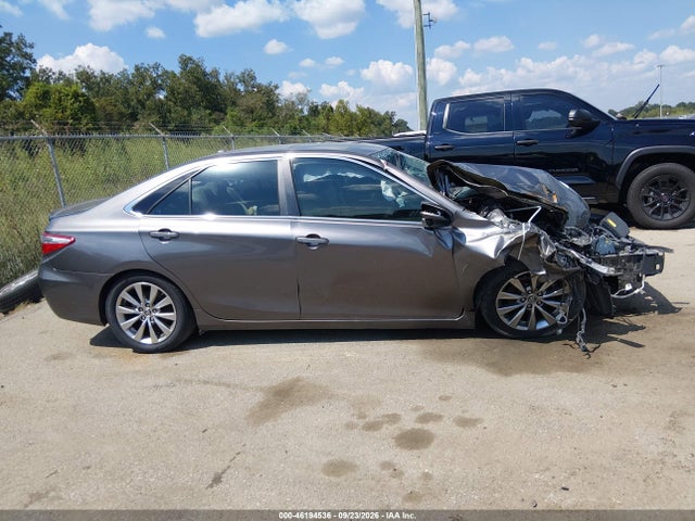 46194536 :رقم المزاد ، 4T1BF1FK5FU933296 vin ، 2015 Toyota Camry Xle مزاد بيع