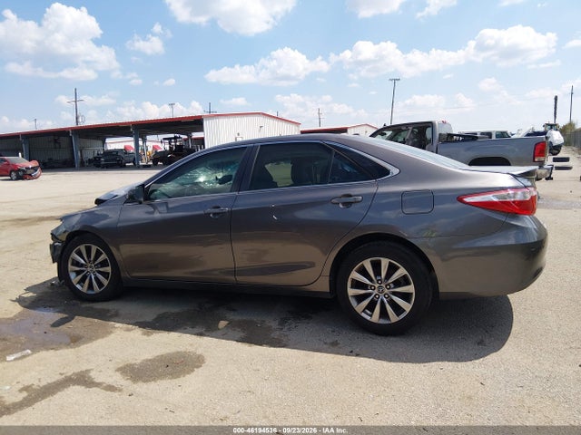 46194536 :رقم المزاد ، 4T1BF1FK5FU933296 vin ، 2015 Toyota Camry Xle مزاد بيع