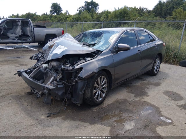 46194536 :رقم المزاد ، 4T1BF1FK5FU933296 vin ، 2015 Toyota Camry Xle مزاد بيع