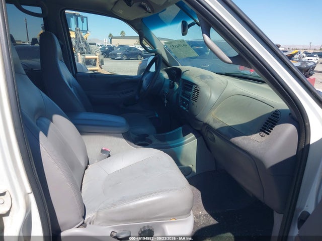 46194552 :رقم المزاد ، 1FMRU1567YLA89487 vin ، 2000 Ford Expedition Xlt مزاد بيع