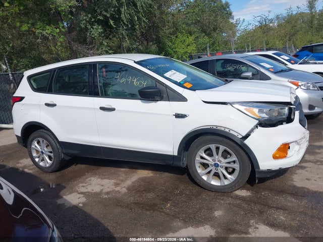 46194604 :رقم المزاد ، 1FMCU0F77HUC38420 vin ، 2017 Ford Escape S مزاد بيع