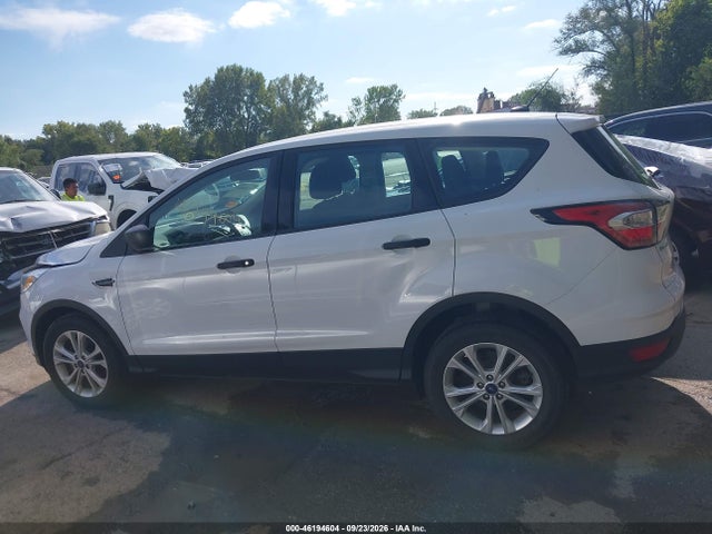 46194604 :رقم المزاد ، 1FMCU0F77HUC38420 vin ، 2017 Ford Escape S مزاد بيع