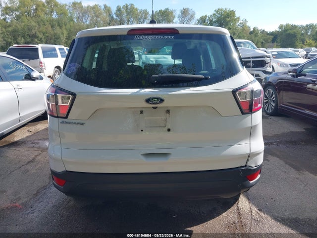 46194604 :رقم المزاد ، 1FMCU0F77HUC38420 vin ، 2017 Ford Escape S مزاد بيع