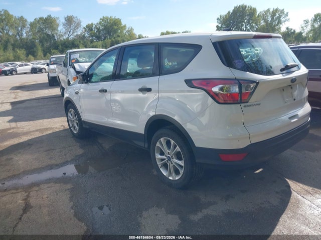 46194604 :رقم المزاد ، 1FMCU0F77HUC38420 vin ، 2017 Ford Escape S مزاد بيع
