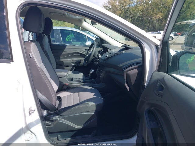 46194604 :رقم المزاد ، 1FMCU0F77HUC38420 vin ، 2017 Ford Escape S مزاد بيع