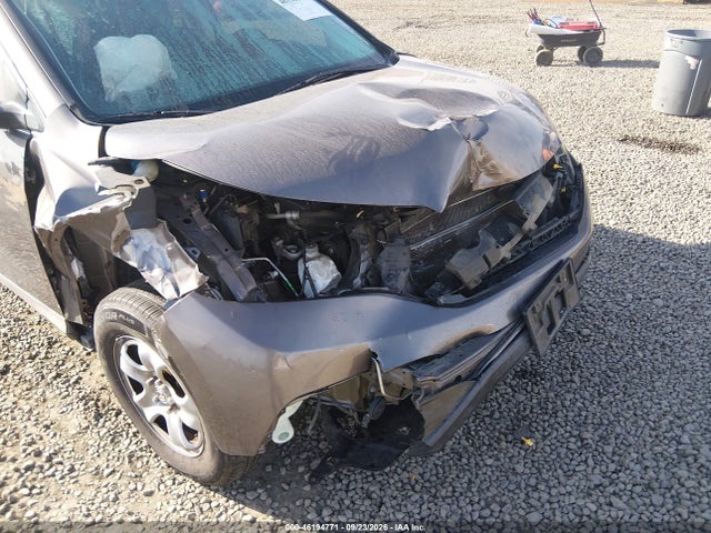Honda CR-V LX 2014 2HKRM3H32EH523641 Image 18