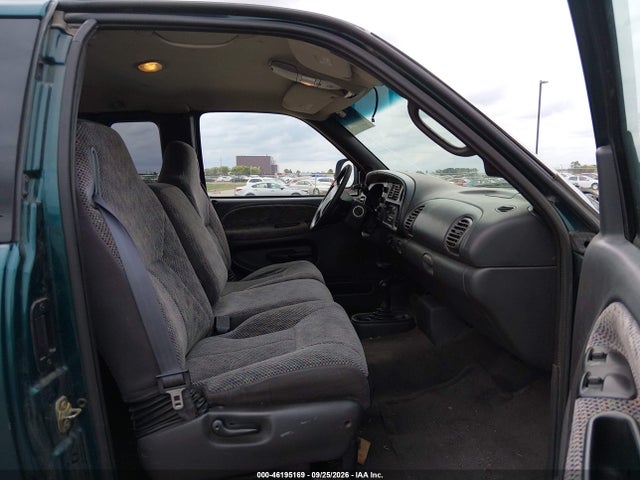 46195169 :رقم المزاد ، 3B7KF23W9XG205633 vin ، 1999 Dodge Ram 2500 St مزاد بيع