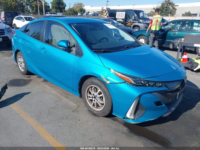 46195218 :رقم المزاد ، JTDKAMFP3M3174182 vin ، 2021 Toyota Prius Prime Xle مزاد بيع