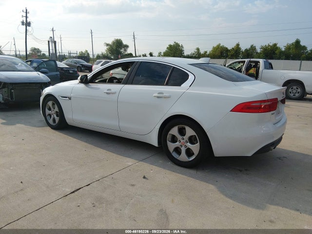 Jaguar Xe 25t 2018 SAJAR4FX9JCP27838 Image 3