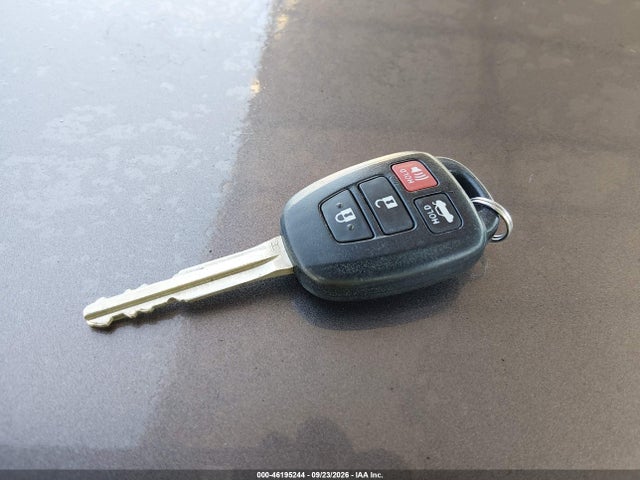 46195244 :رقم المزاد ، 4T1BF1FK2HU359131 vin ، 2017 Toyota Camry Se مزاد بيع