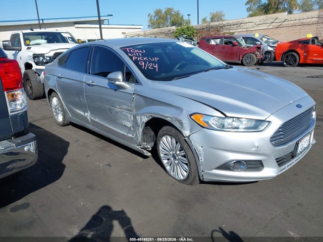 2015 Ford Fusion Energi Se Luxury მანქანა იყიდება აუქციონზე, vin: 3FA6P0PU4FR105802, აუქციონის ნომერი: 46195251