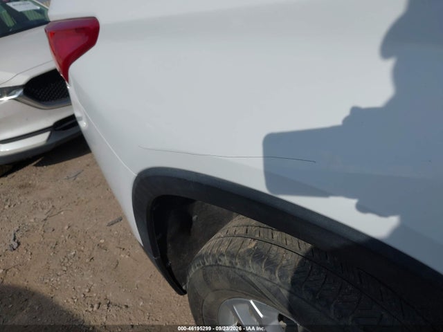 Chevrolet Traverse Ls 2019 1GNERFKW7KJ170733 Image 18
