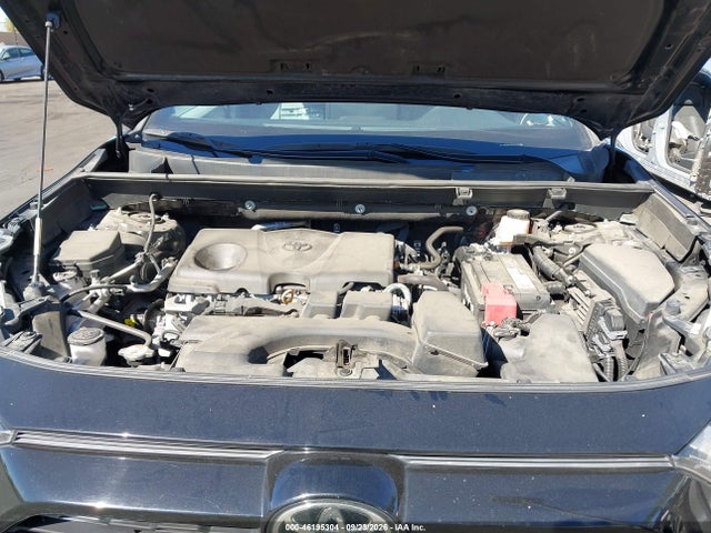 46195304 :رقم المزاد ، 2T3C1RFV1NC183799 vin ، 2022 Toyota Rav4 Xle Premium مزاد بيع