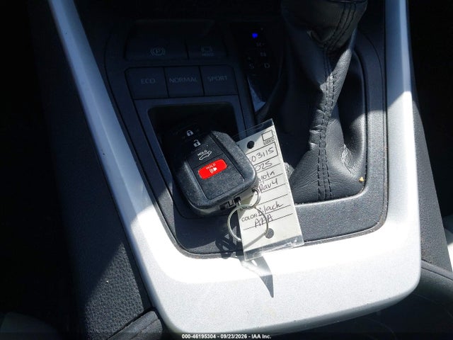 46195304 :رقم المزاد ، 2T3C1RFV1NC183799 vin ، 2022 Toyota Rav4 Xle Premium مزاد بيع