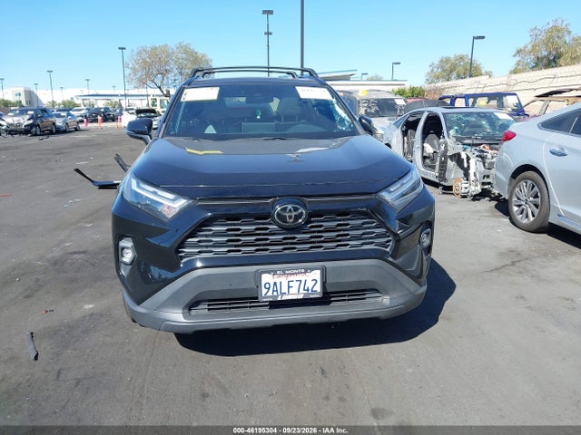 46195304 :رقم المزاد ، 2T3C1RFV1NC183799 vin ، 2022 Toyota Rav4 Xle Premium مزاد بيع