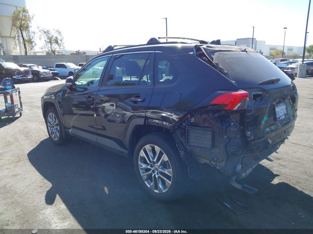 46195304 :رقم المزاد ، 2T3C1RFV1NC183799 vin ، 2022 Toyota Rav4 Xle Premium مزاد بيع
