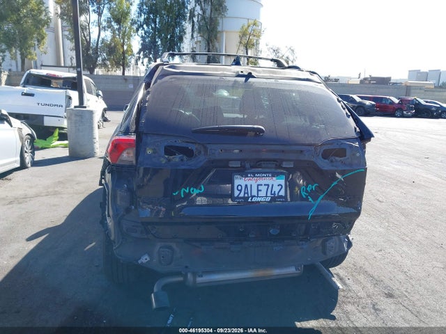 46195304 :رقم المزاد ، 2T3C1RFV1NC183799 vin ، 2022 Toyota Rav4 Xle Premium مزاد بيع