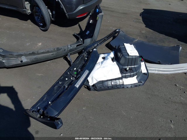 46195304 :رقم المزاد ، 2T3C1RFV1NC183799 vin ، 2022 Toyota Rav4 Xle Premium مزاد بيع
