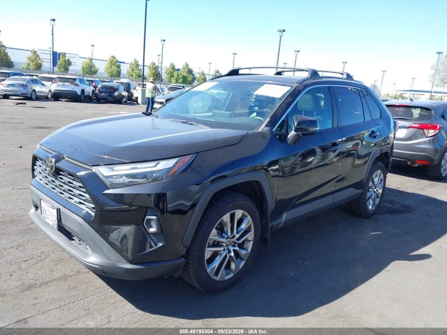 46195304 :رقم المزاد ، 2T3C1RFV1NC183799 vin ، 2022 Toyota Rav4 Xle Premium مزاد بيع
