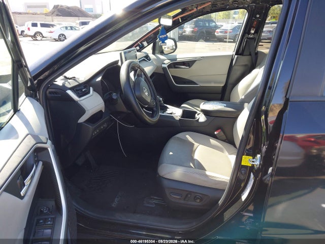 46195304 :رقم المزاد ، 2T3C1RFV1NC183799 vin ، 2022 Toyota Rav4 Xle Premium مزاد بيع