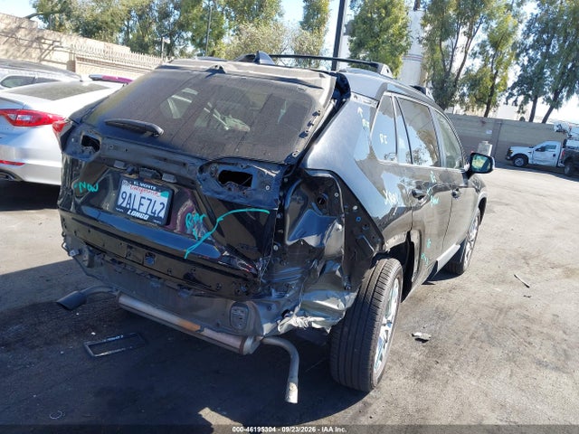 46195304 :رقم المزاد ، 2T3C1RFV1NC183799 vin ، 2022 Toyota Rav4 Xle Premium مزاد بيع