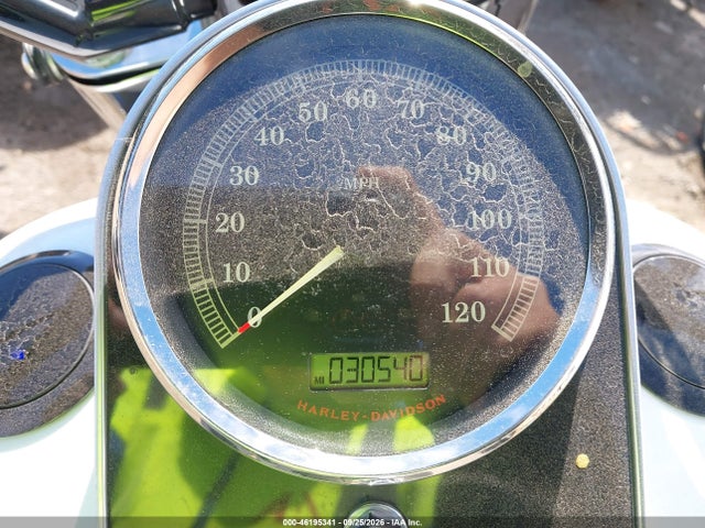 46195341 :رقم المزاد ، 1HD1JN517BB042011 vin ، 2011 Harley-davidson Flstfb مزاد بيع
