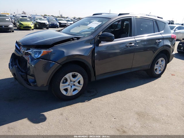 Toyota RAV4 LE 2014 JTMZFREV6EJ001279 Image 2