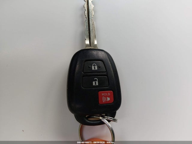 2017 Toyota Rav4 Le მანქანა იყიდება აუქციონზე, vin: JTMBFREV8HJ147477, აუქციონის ნომერი: 46195573