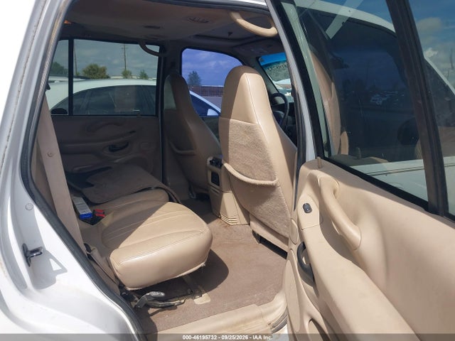 Продаж на аукціоні авто 2001 Ford Expedition Eddie Bauer, vin: 1FMPU18L91LA37650, номер лоту: 46195732